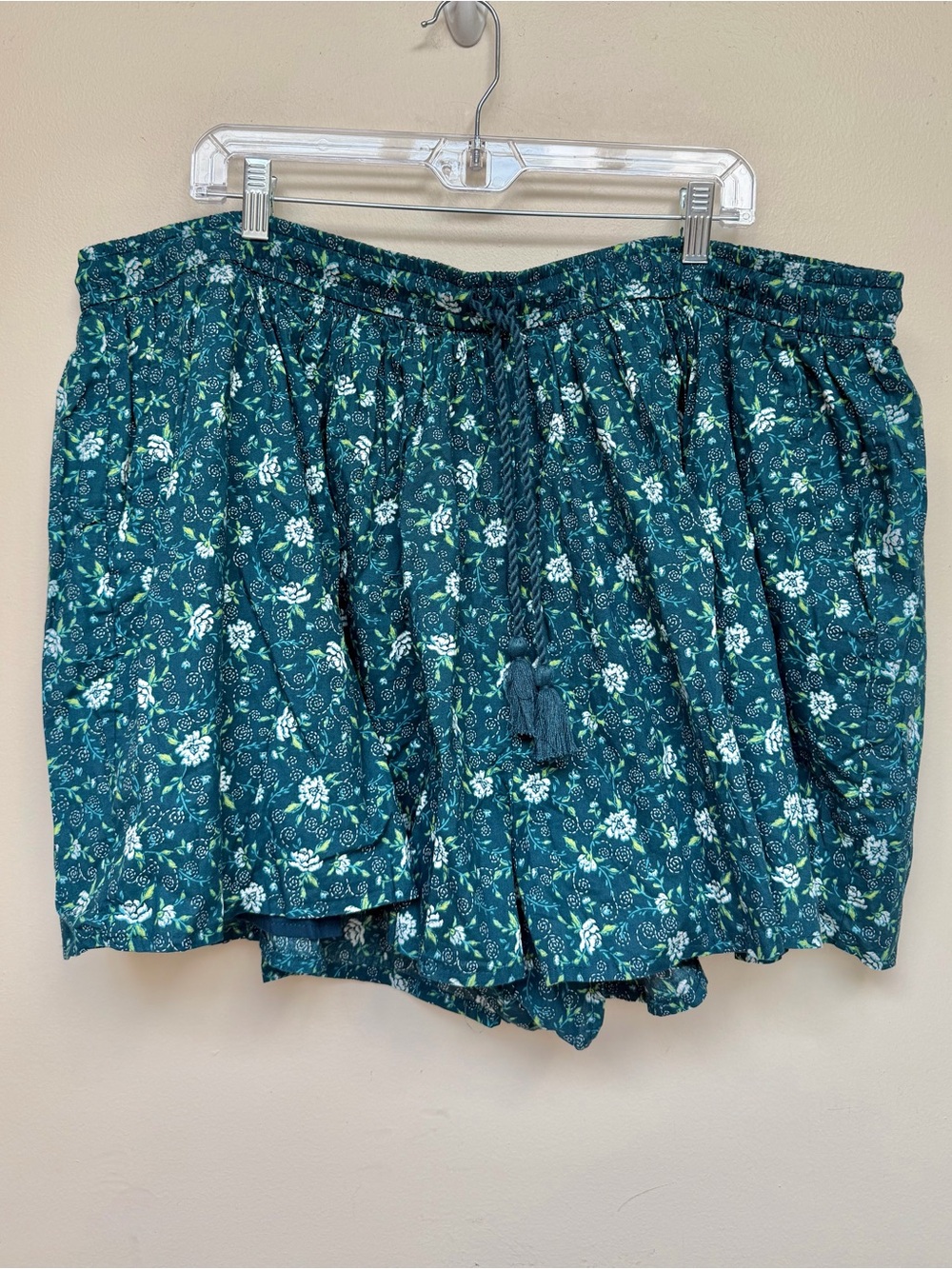 Old Navy Drawstring Short | Sz 2x - Picture 3 of 10